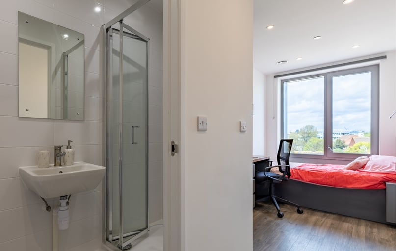 Platinum Plus En Suite, Great Court, 78 Rolls Road, Bermondsey, London - Image 1
